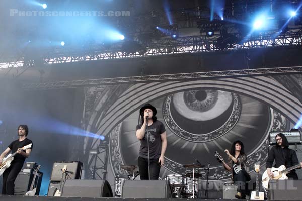 THE DEAD WEATHER - 2010-07-02 - BELFORT - Presqu'ile du Malsaucy - Alison Nicole Mosshart - John Anthony Gillis [Jack White] - Dean Anthony Fertita - Jack Michael Lawrence